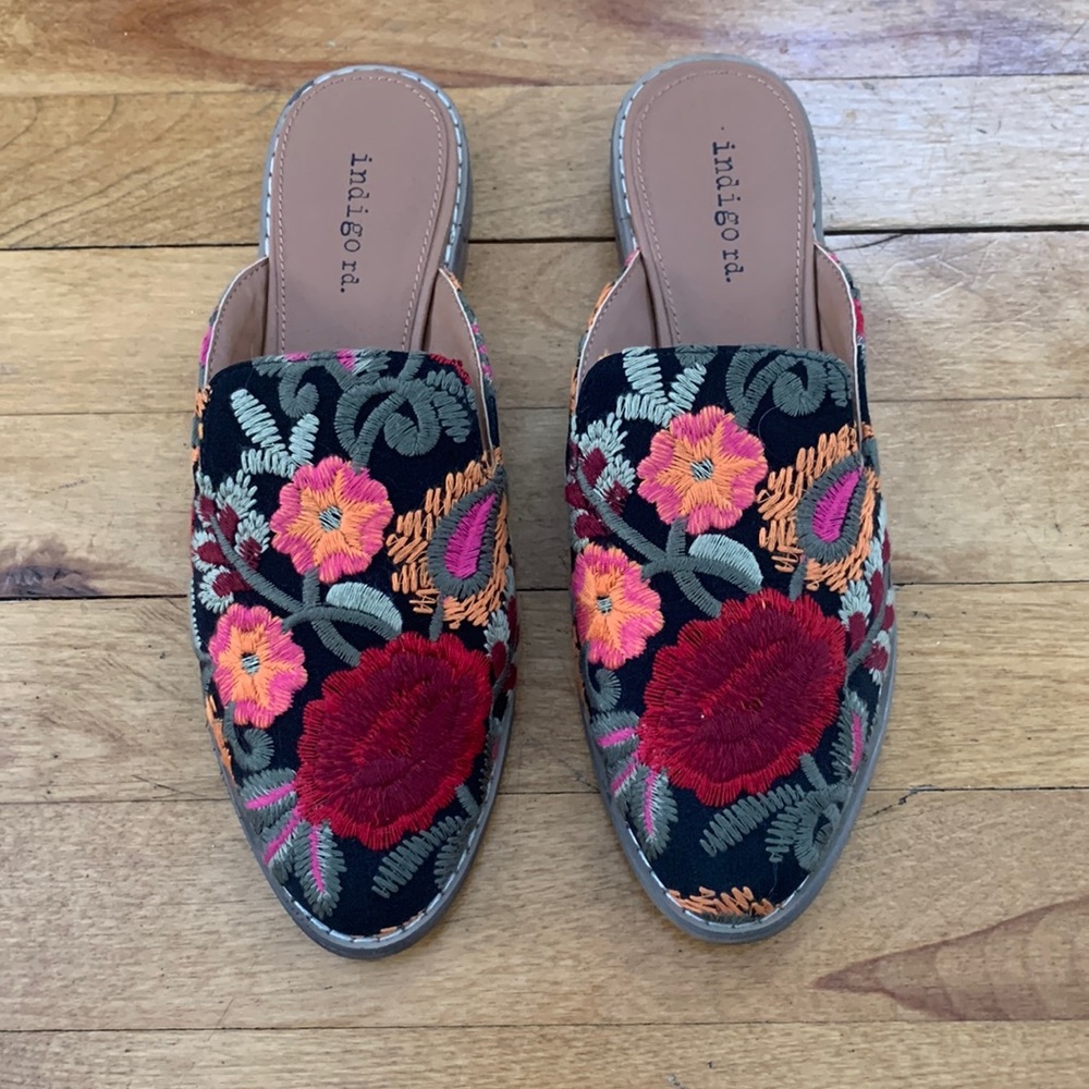 Indigo Women's Black Mules with Multicolor Floral Embroidery